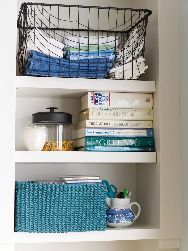 Wire basket to store kitchen towels
