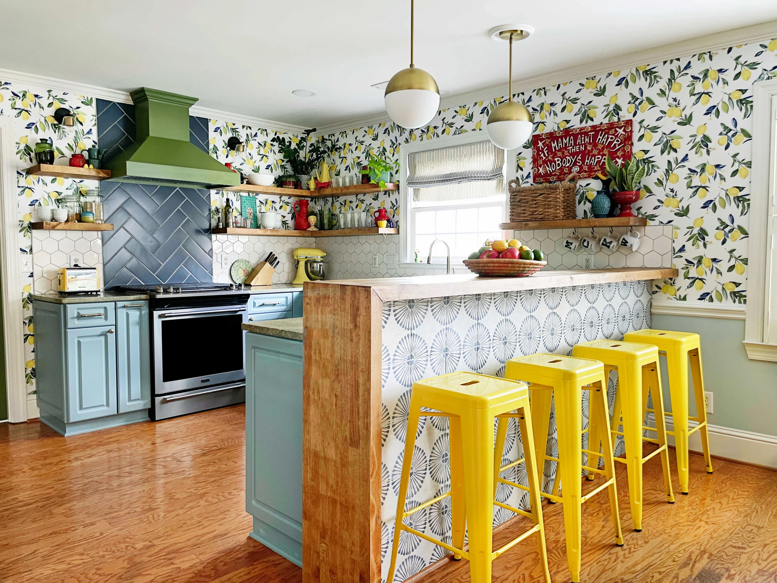 lemon wall paper for lemon themed kitchen