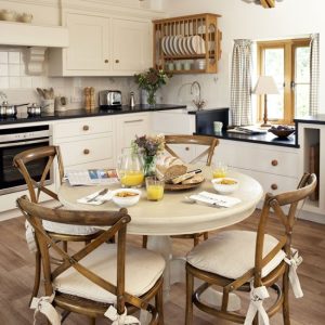 Design a Family Kitchen – Practical and Cozy